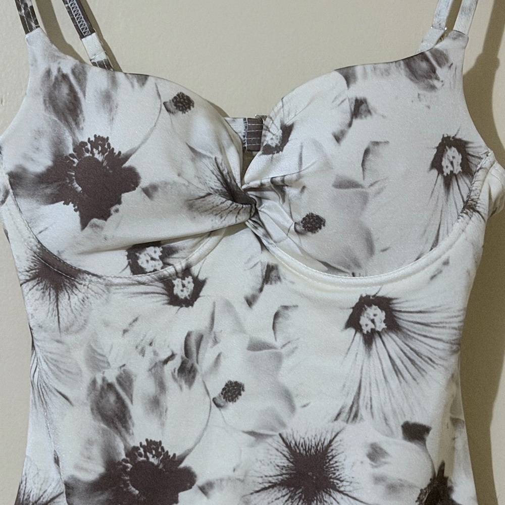 Vince Camuto Cream One-Piece Swimsuit with Brown Floral Print Size S (4) - Picture 3 of 8